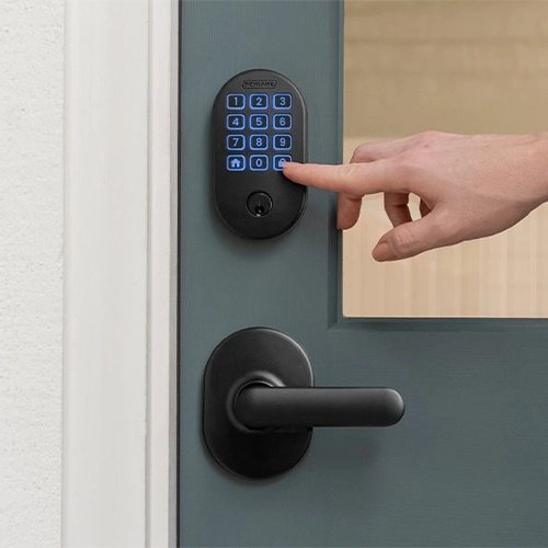 Smart Door Locks & Keyless Entry